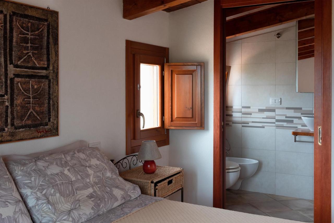 Sa Guardia De Ferricci Bed & Breakfast โซลานาส ภายนอก รูปภาพ