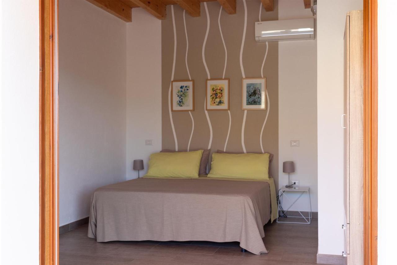 Sa Guardia De Ferricci Bed & Breakfast โซลานาส ภายนอก รูปภาพ